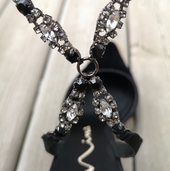 Velvet Pumps - Picture 4 of 6